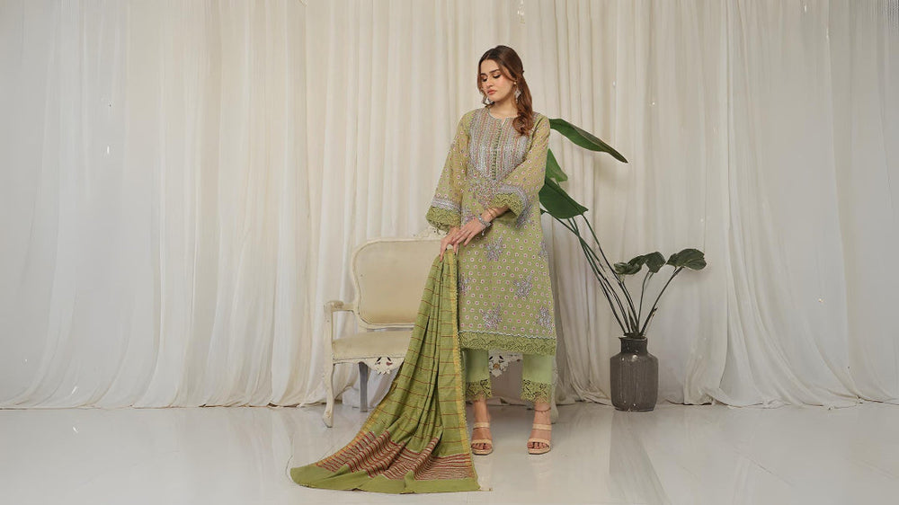 Top Trends in Women’s Unstitched Suits for 2025