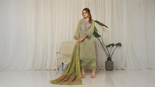 Top Trends in Women’s Unstitched Suits for 2025