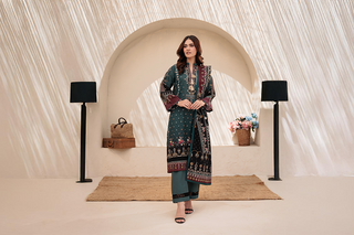 Leading Women’s Clothing Brand in Pakistan: Luxury Ladies Suit Designs and Collections